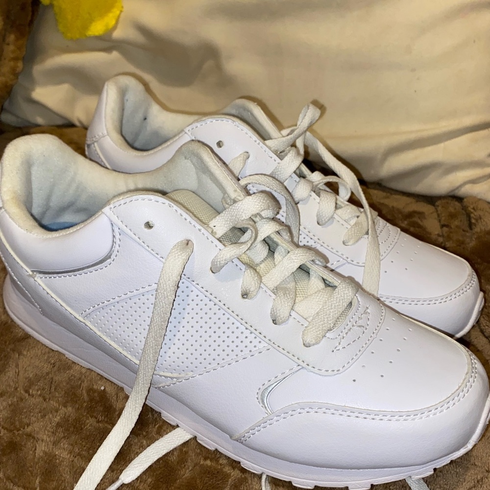 Women’s Sneakers Size 9 1/2